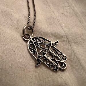 Vintage sterling silver HAND OF FATIMA necklace